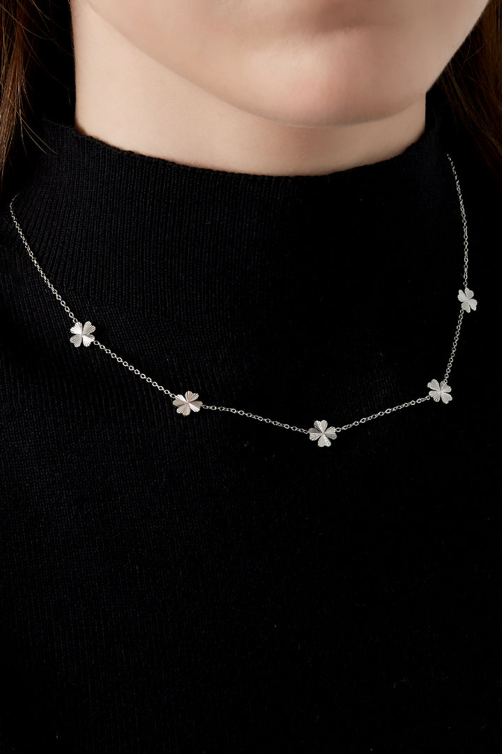 leafy luck necklace