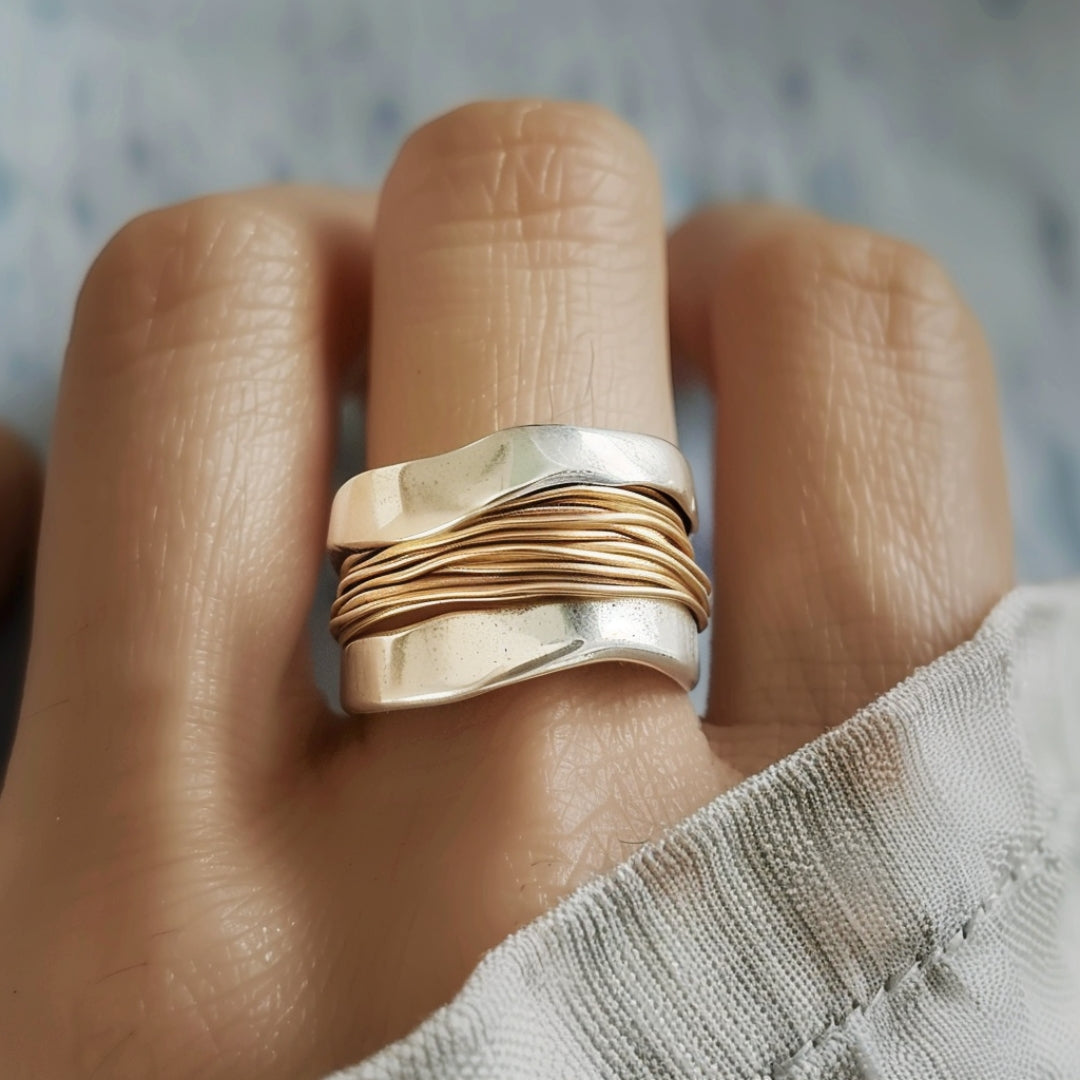 Ring met Zilver en Gouden Draad