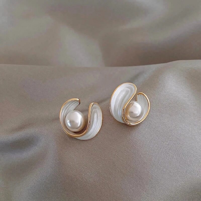 Gouden Oorbellen met Witte Opal en Parel