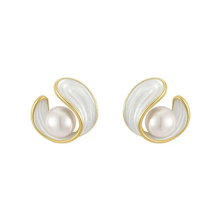 Lee - Hvide Opal Øreringe" can be rewritten as "Lee - White Opal Earrings.