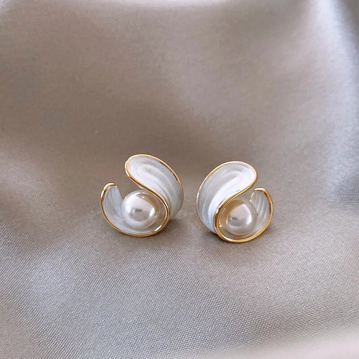 Gouden Oorbellen met Witte Opal en Parel