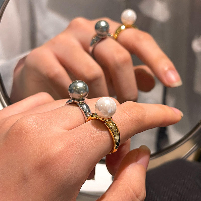 Retro Geometric Pearl Ring