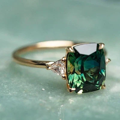 Retro Geïnspireerde Gouden Ring met Groene Steen