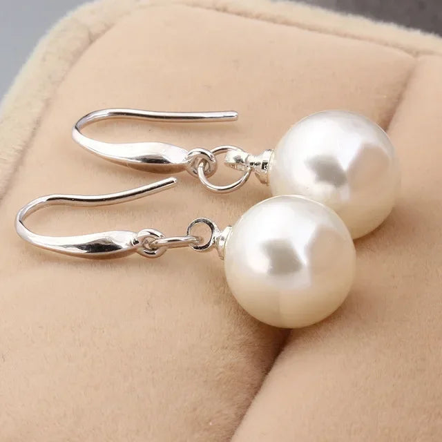 Pareldruppel Charm Earrings