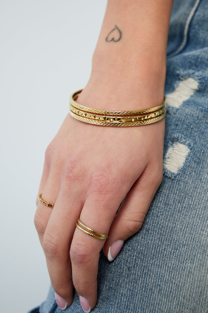 Simple checkerd bangle